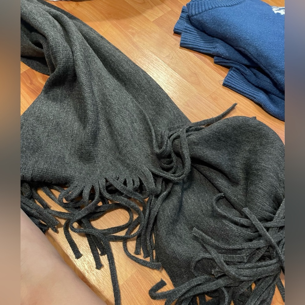 Scarf - Picture 4 of 4